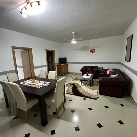 Orhideja Za 4 Osobe アパート Sanski most